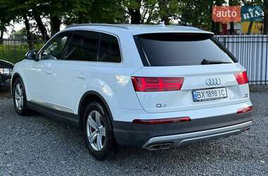 Внедорожник / Кроссовер Audi Q7 2015 в 