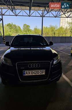Внедорожник / Кроссовер Audi Q7 2007 в 