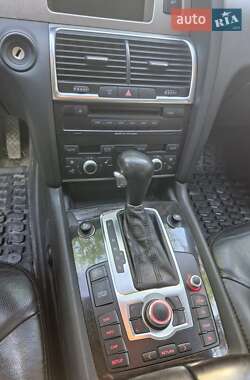 Внедорожник / Кроссовер Audi Q7 2007 в 