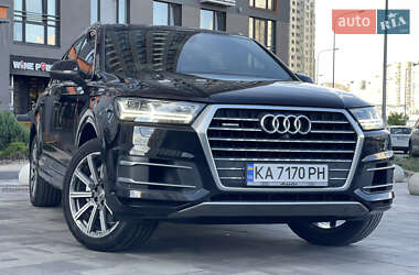 Внедорожник / Кроссовер Audi Q7 2017 в 