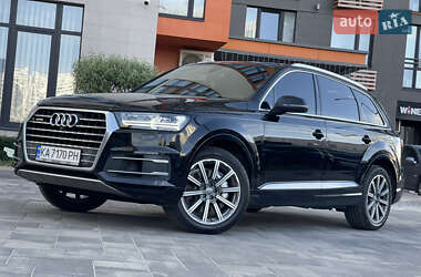 Внедорожник / Кроссовер Audi Q7 2017 в 