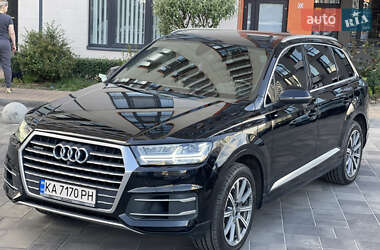 Внедорожник / Кроссовер Audi Q7 2017 в 