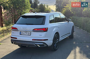 Внедорожник / Кроссовер Audi Q7 2023 в 