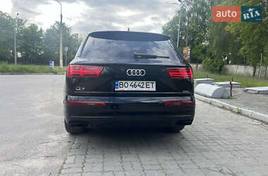 Позашляховик / Кросовер Audi Q7 2017 в 
