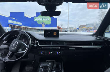 Позашляховик / Кросовер Audi Q7 2017 в 