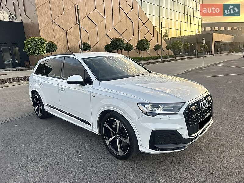 Позашляховик / Кросовер Audi Q7 2020 в Ужгороді