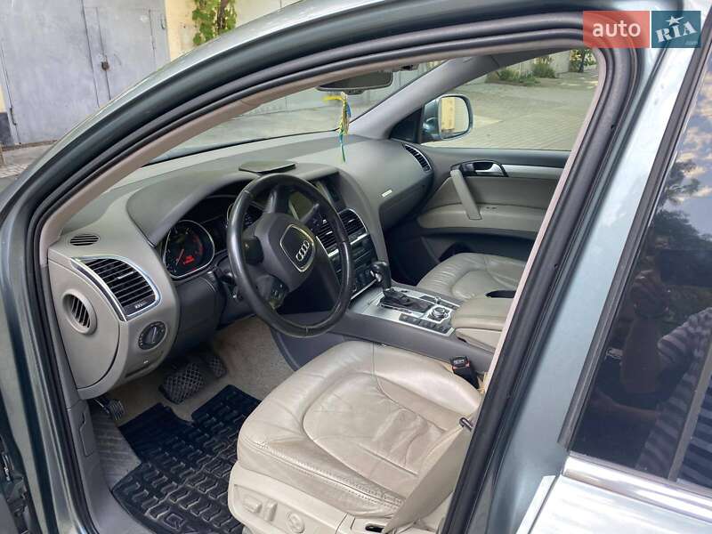 Внедорожник / Кроссовер Audi Q7 2006 в Измаиле