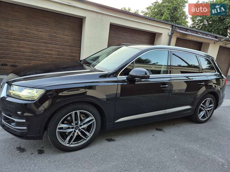 Позашляховик / Кросовер Audi Q7 2017 в Вінниці