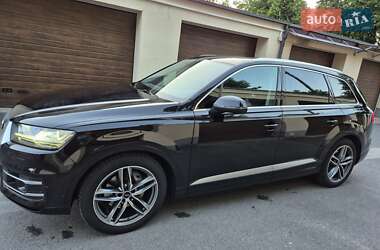 Позашляховик / Кросовер Audi Q7 2017 в 