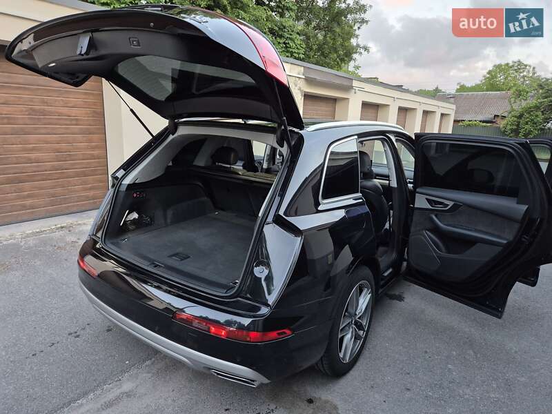 Позашляховик / Кросовер Audi Q7 2017 в Вінниці