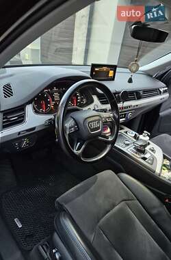 Позашляховик / Кросовер Audi Q7 2017 в 
