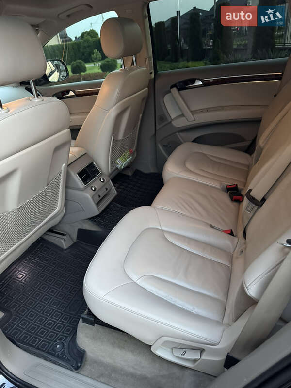 Позашляховик / Кросовер Audi Q7 2013 в Луцьку