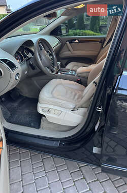 Внедорожник / Кроссовер Audi Q7 2013 в 