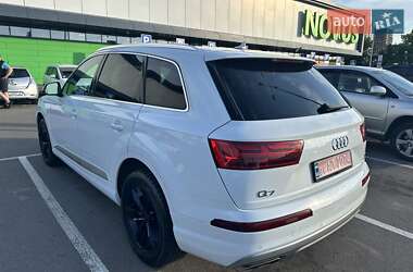 Внедорожник / Кроссовер Audi Q7 2017 в 