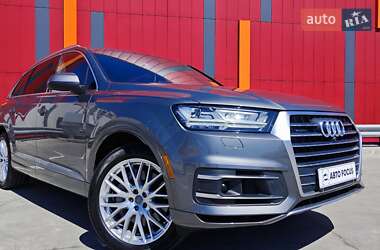 Внедорожник / Кроссовер Audi Q7 2017 в 