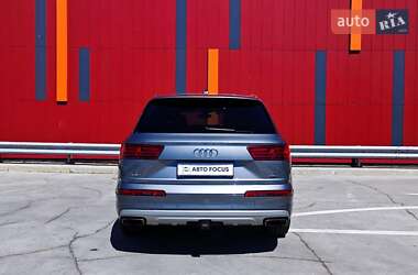 Внедорожник / Кроссовер Audi Q7 2017 в 