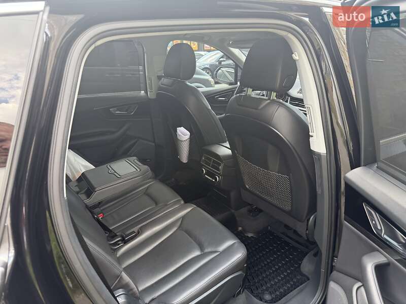 Внедорожник / Кроссовер Audi Q7 2017 в Одессе