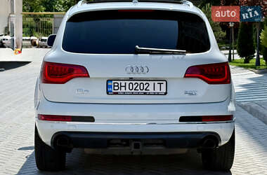Позашляховик / Кросовер Audi Q7 2014 в 