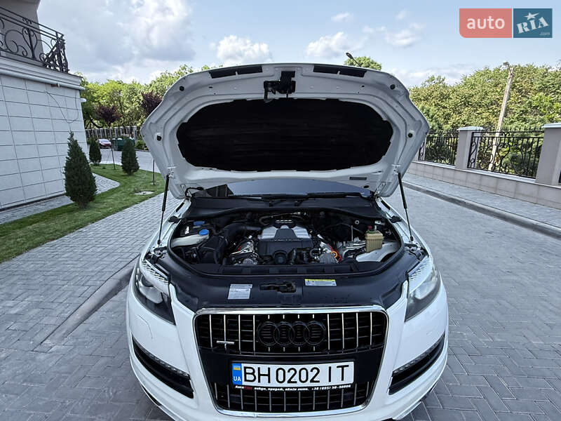Внедорожник / Кроссовер Audi Q7 2014 в Одессе