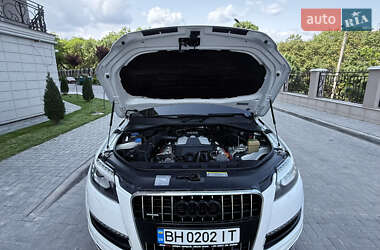 Позашляховик / Кросовер Audi Q7 2014 в 