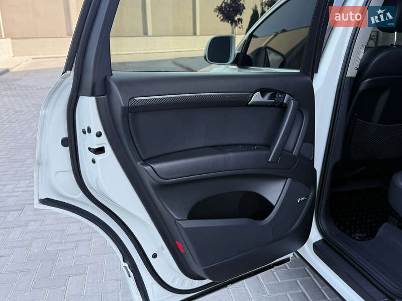 Внедорожник / Кроссовер Audi Q7 2014 в Одессе