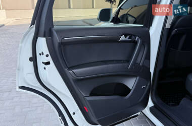Позашляховик / Кросовер Audi Q7 2014 в 