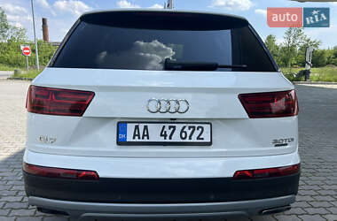Внедорожник / Кроссовер Audi Q7 2015 в 