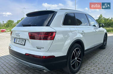Внедорожник / Кроссовер Audi Q7 2015 в 