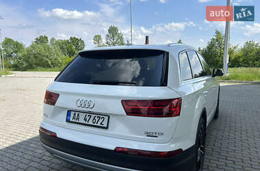Внедорожник / Кроссовер Audi Q7 2015 в 