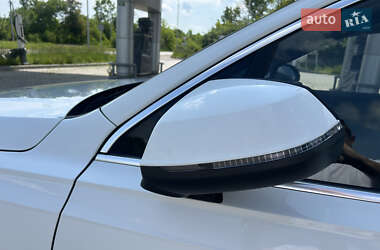 Внедорожник / Кроссовер Audi Q7 2015 в 