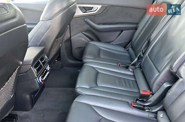 Внедорожник / Кроссовер Audi Q7 2015 в 