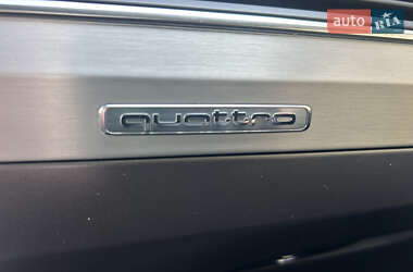 Внедорожник / Кроссовер Audi Q7 2015 в 