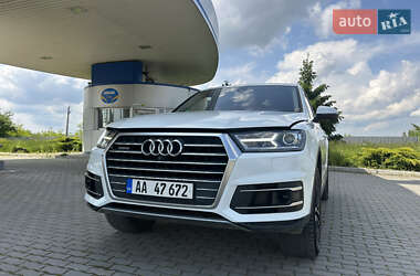 Внедорожник / Кроссовер Audi Q7 2015 в 