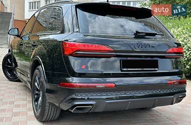Внедорожник / Кроссовер Audi Q7 2024 в 