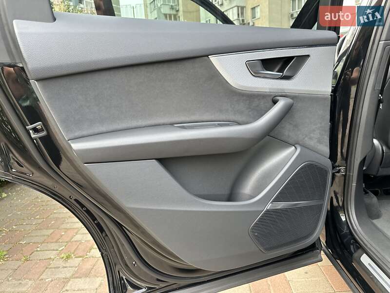 Внедорожник / Кроссовер Audi Q7 2024 в Киеве