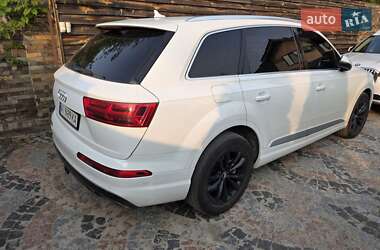 Внедорожник / Кроссовер Audi Q7 2018 в 