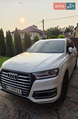 Внедорожник / Кроссовер Audi Q7 2018 в 
