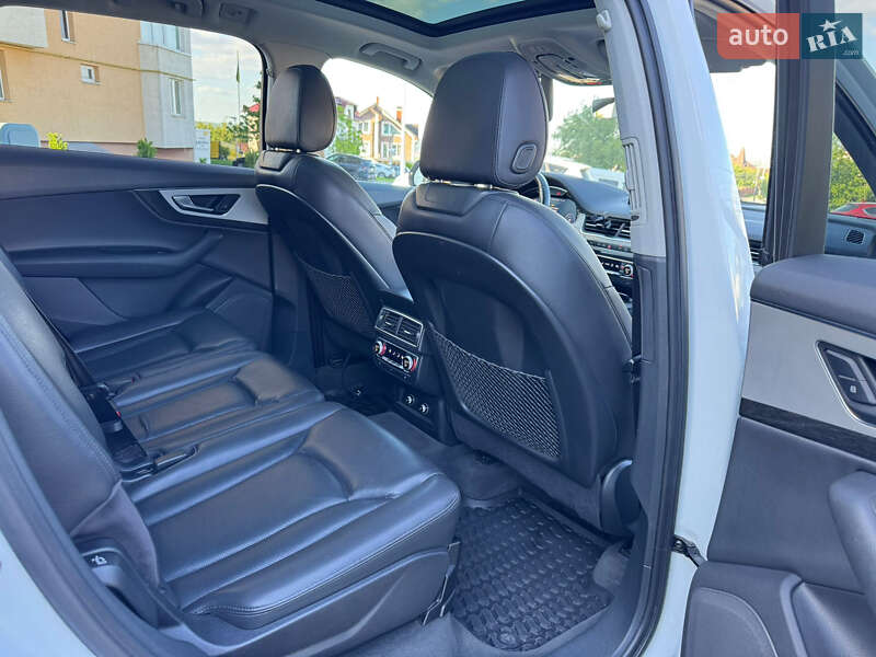 Внедорожник / Кроссовер Audi Q7 2018 в Черновцах