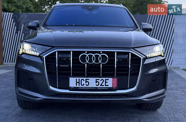 Позашляховик / Кросовер Audi Q7 2021 в 