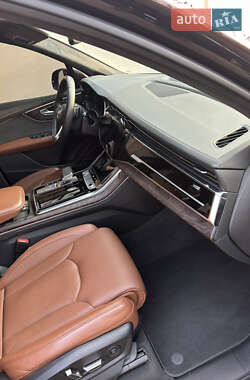Позашляховик / Кросовер Audi Q7 2020 в 