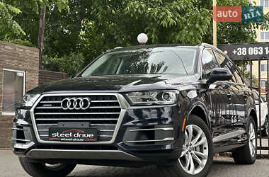 Внедорожник / Кроссовер Audi Q7 2017 в 