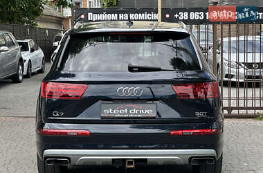 Внедорожник / Кроссовер Audi Q7 2017 в 