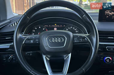 Внедорожник / Кроссовер Audi Q7 2017 в 