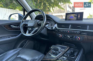 Внедорожник / Кроссовер Audi Q7 2017 в 
