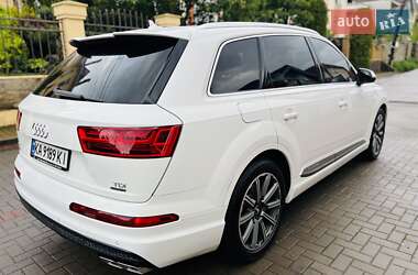 Внедорожник / Кроссовер Audi Q7 2015 в 