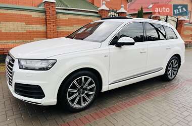 Внедорожник / Кроссовер Audi Q7 2015 в 