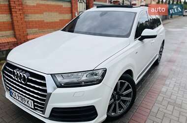 Внедорожник / Кроссовер Audi Q7 2015 в 