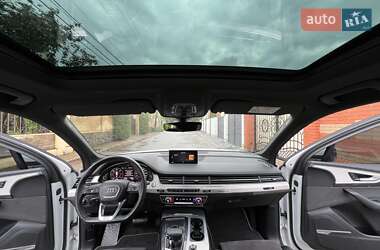Внедорожник / Кроссовер Audi Q7 2015 в 