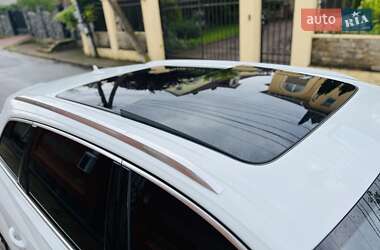 Внедорожник / Кроссовер Audi Q7 2015 в 