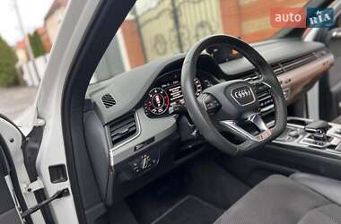 Внедорожник / Кроссовер Audi Q7 2015 в 